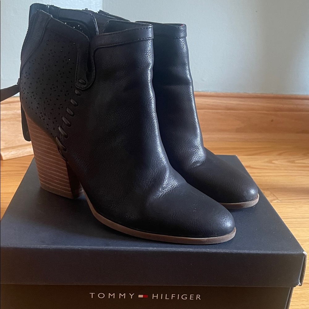 Tommy Hilfiger Black Leather Ankle Booties